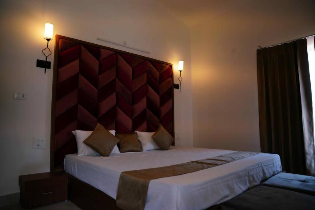 The Periwinkle Homestay Bhīm Tāl エクステリア 写真
