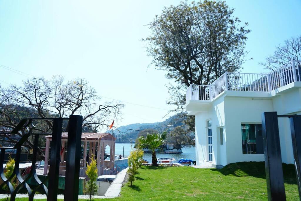 The Periwinkle Homestay Bhīm Tāl エクステリア 写真