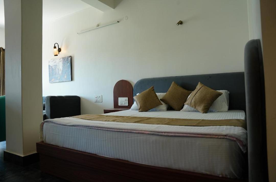 The Periwinkle Homestay Bhīm Tāl エクステリア 写真