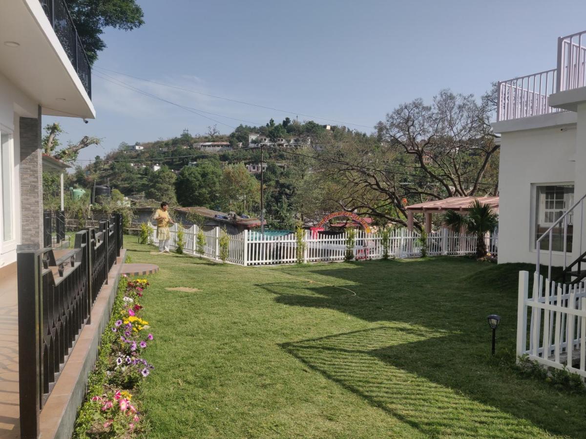 The Periwinkle Homestay Bhīm Tāl エクステリア 写真