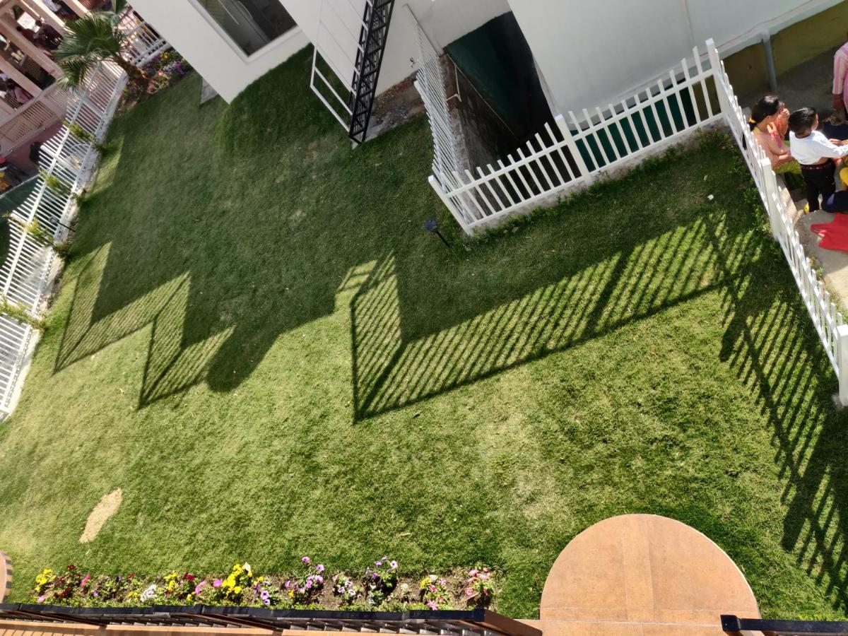 The Periwinkle Homestay Bhīm Tāl エクステリア 写真