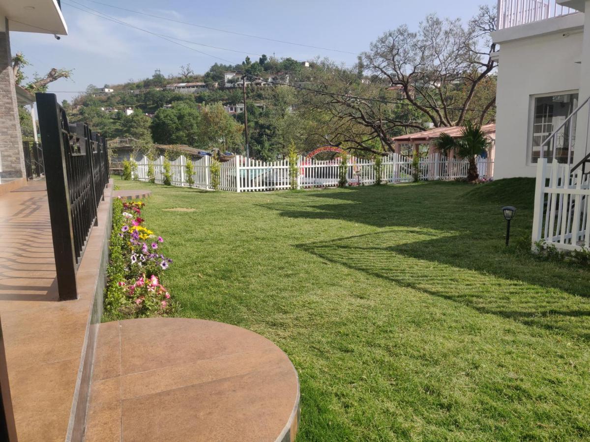 The Periwinkle Homestay Bhīm Tāl エクステリア 写真