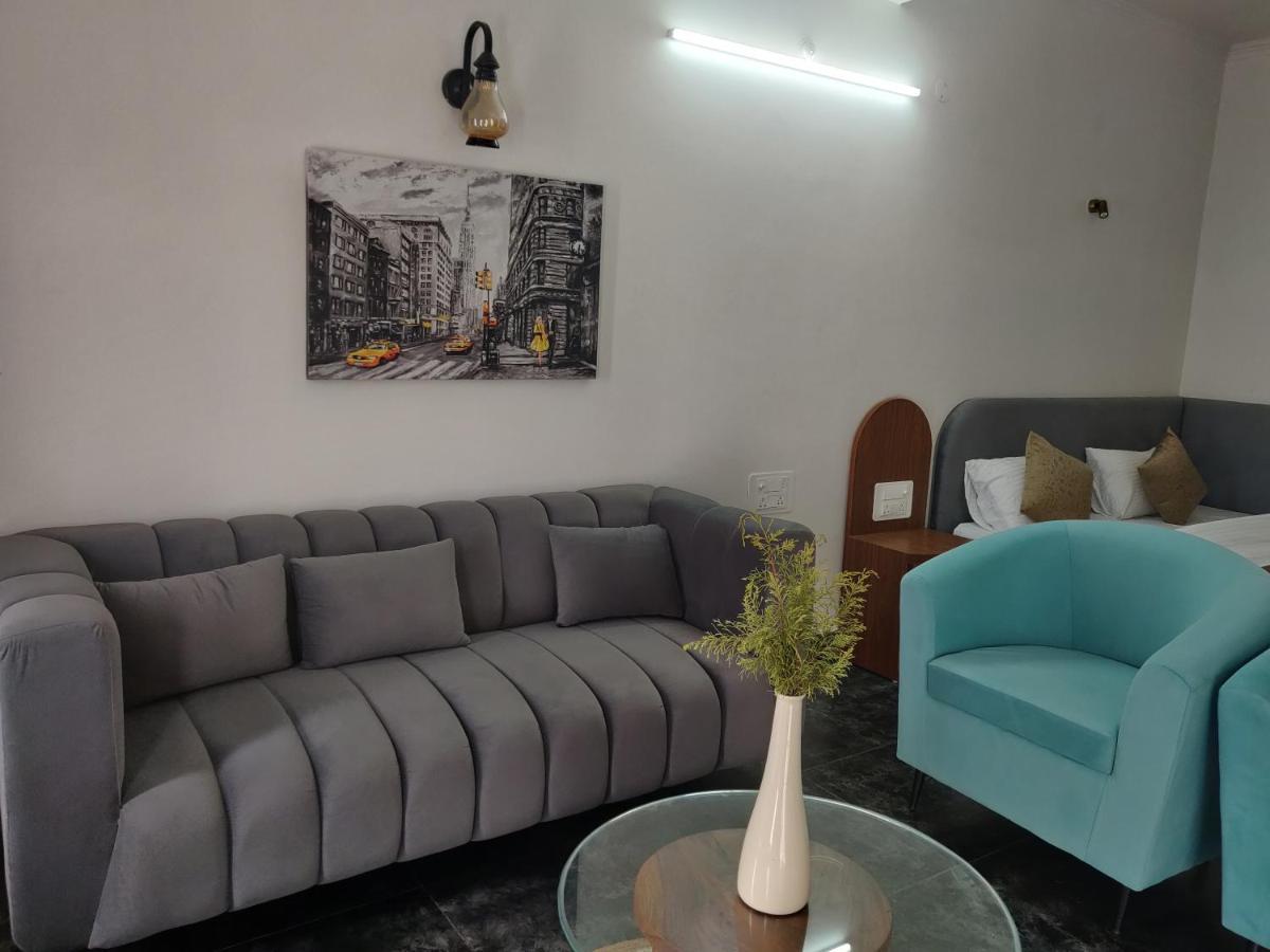 The Periwinkle Homestay Bhīm Tāl エクステリア 写真
