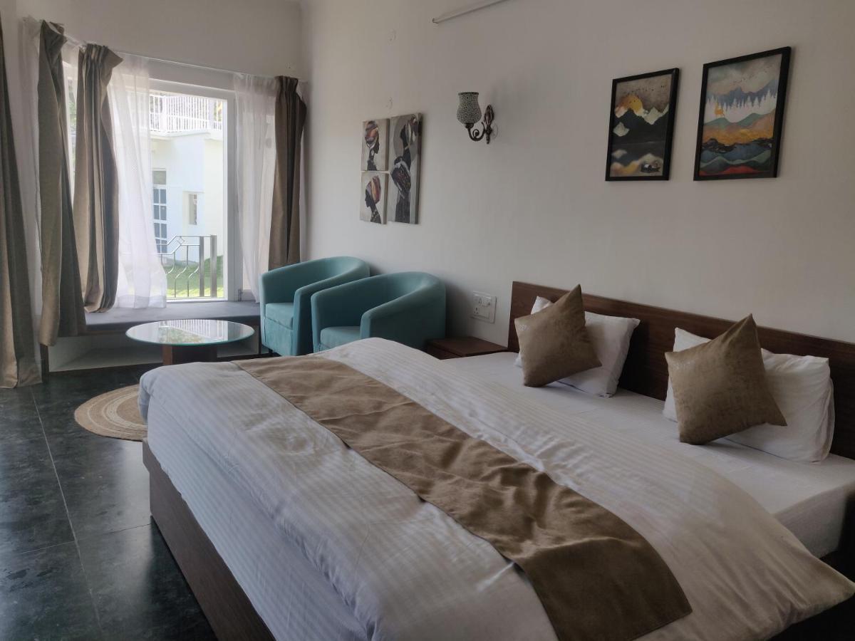 The Periwinkle Homestay Bhīm Tāl エクステリア 写真