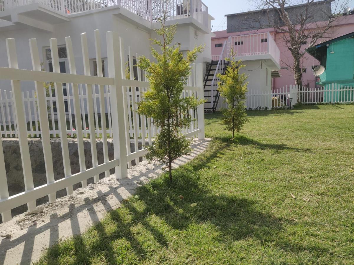 The Periwinkle Homestay Bhīm Tāl エクステリア 写真