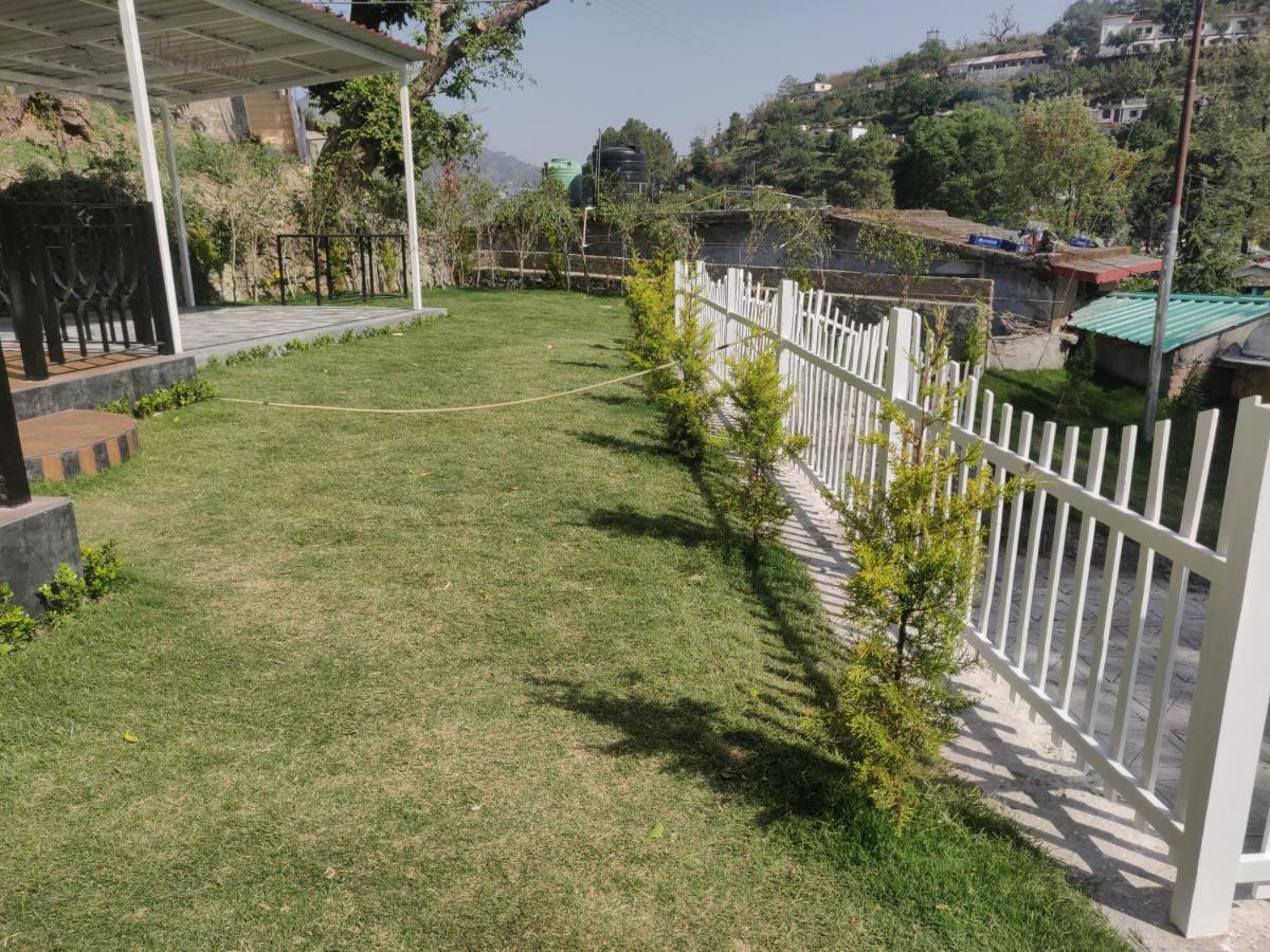 The Periwinkle Homestay Bhīm Tāl エクステリア 写真